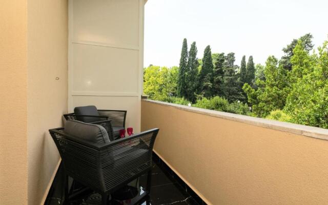 Mini Palais - Beachfront, 5 min center, terrace