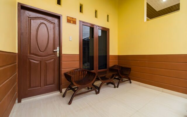 RedDoorz @ Aldos Villa Silangit