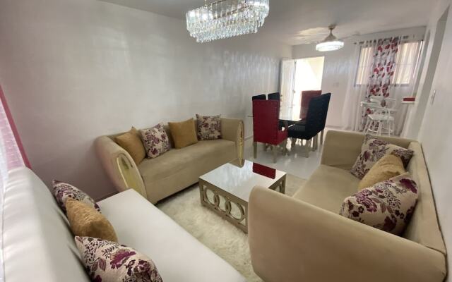 9DR 3-bedroom Apartment Near Monumental Area