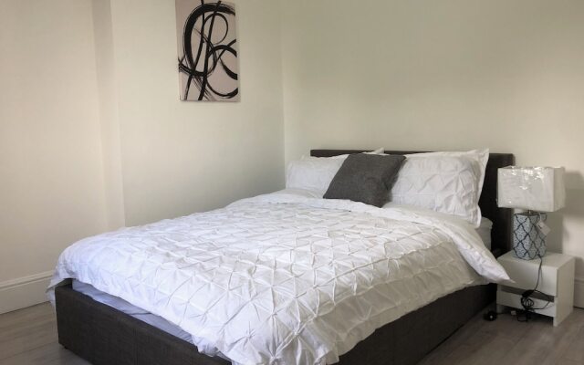 Immaculate 3-bed House in Nottingham
