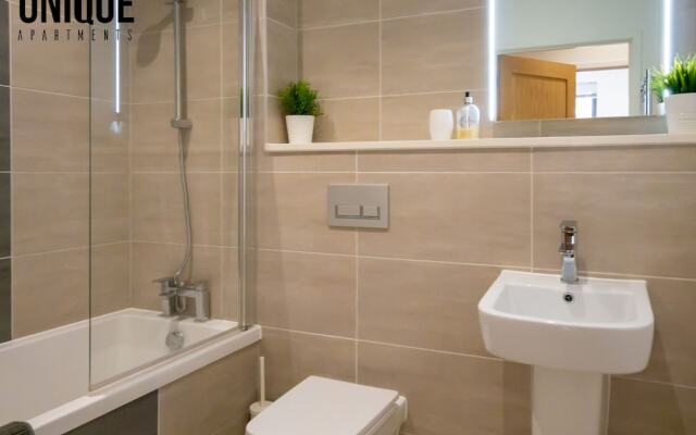 Luxury Reading Apartment