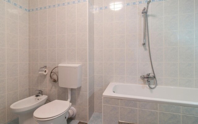 Nice Apartment in Split With 2 Bedrooms and Wifi