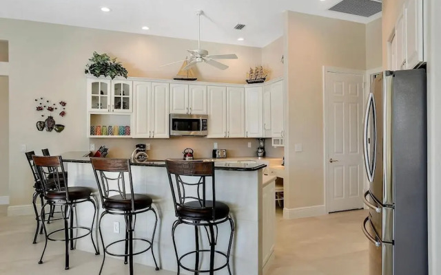 Waterfront Home With Pool, spa and Walk to Beach