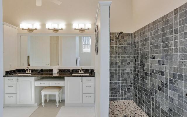 Waterfront Home With Pool, spa and Walk to Beach