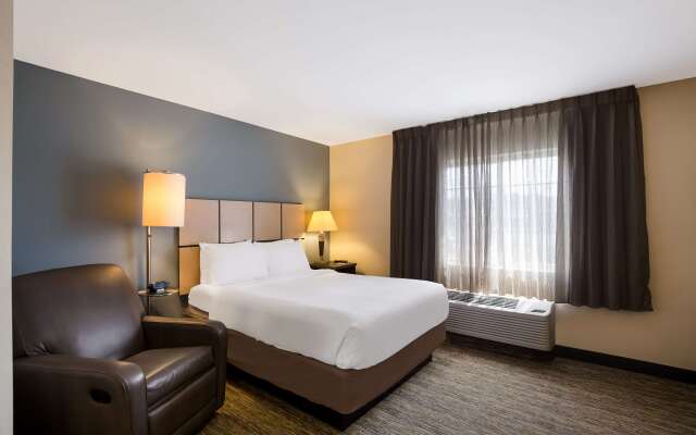 Sonesta Simply Suites  St Louis Earth City