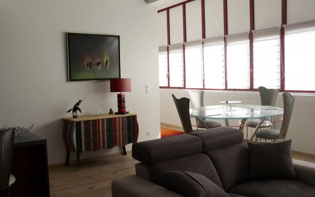 Luxurious 65M2 Appartment In Front Of The River