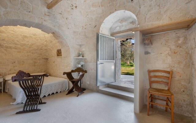 3745 Trullo Puspo by Barbarhouse