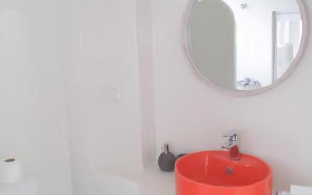 Thomas House Katapola Chora