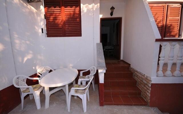 Pere - Parking and Barbecue - A3