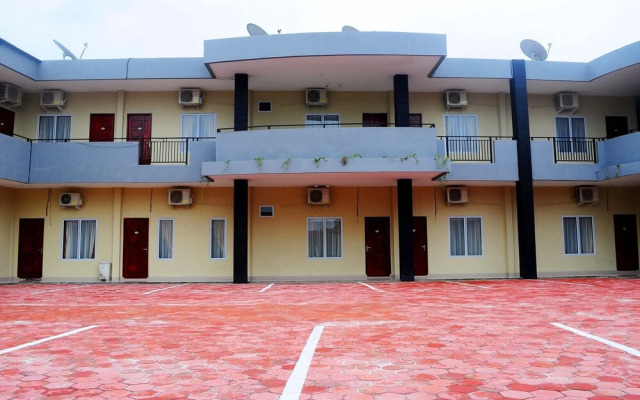 OYO 1927 The Village Syariah