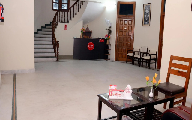 OYO 2028 Hotel Coral's Inn