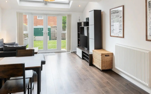 Host Stay Meadow Road