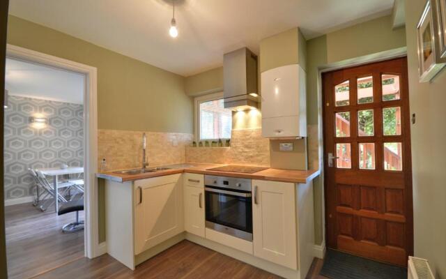 The Garden Apartment, Near Airport & City