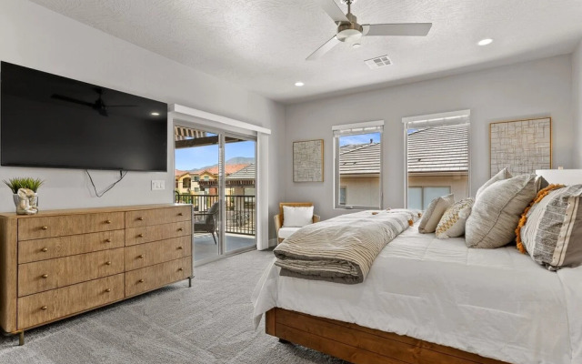 Winner, Winner! 13 Bedroom Home