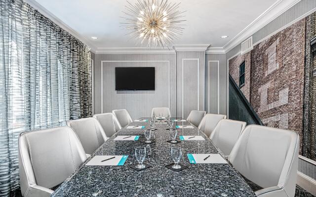 Hotel Indigo Dallas Downtown by IHG