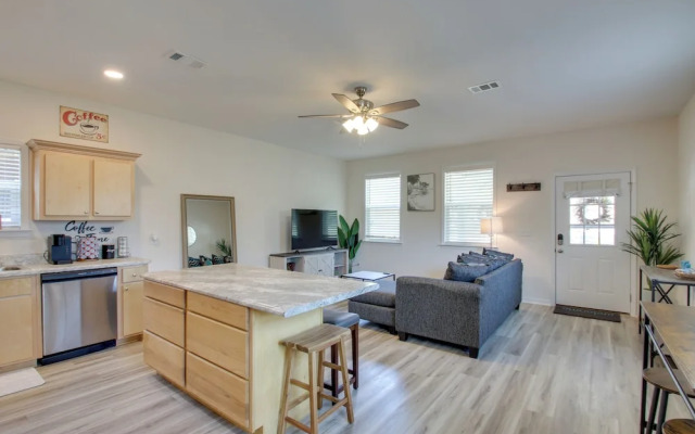 Downtown Pensacola Vacation Rental w/ Yard!