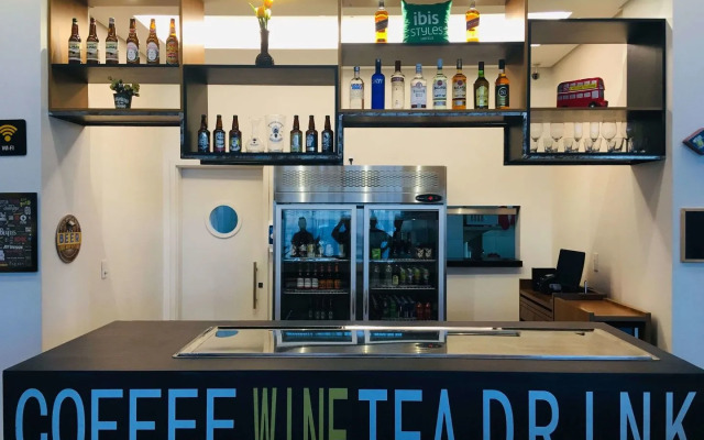 Golden Tower Shopping by Fênix Hotéis