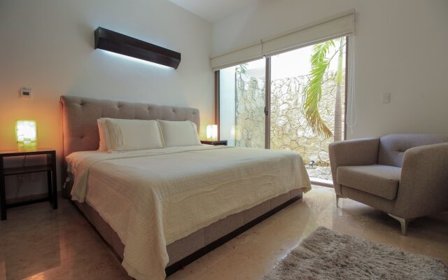 Stunning Studio with Jacuzzi on Terrace by olahola