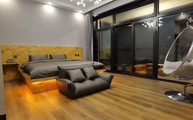 Floral Hotel LongQiangXia YingJing Inn