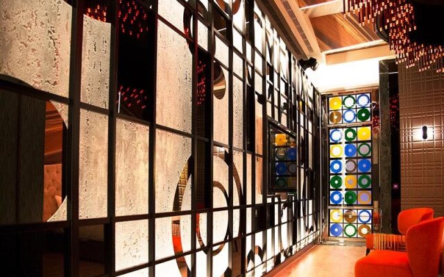 Royal Group Motel Feng Shan Branch