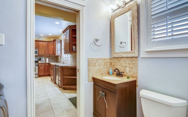 The Turquoise Turtle 4 Bedroom Home