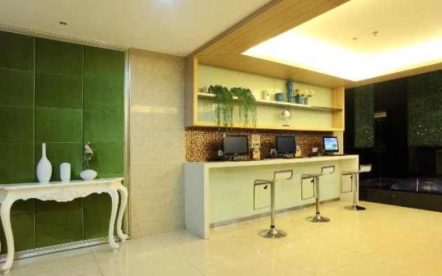 Yunqi Hotel