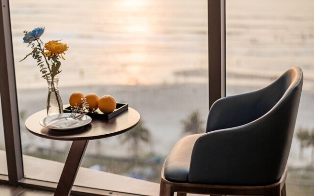Mangata Beachfront Hotel