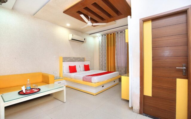 Hotel GST Grand Plaza