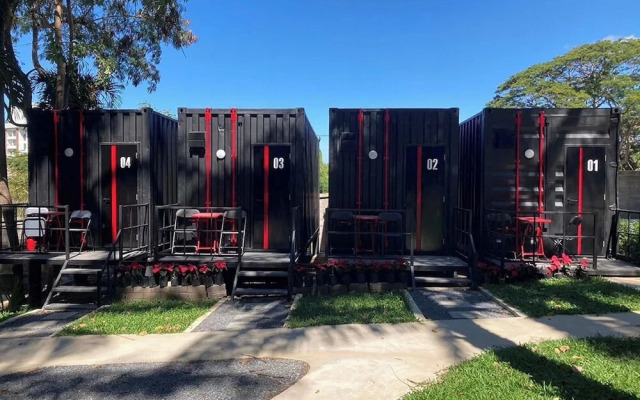 Nomads Homestay Sriracha