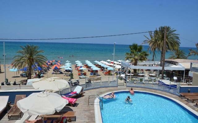Eleni Beach Apartment