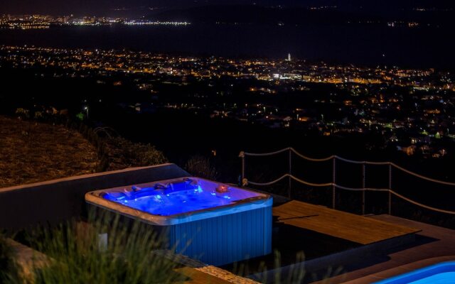 Luxury Villa Grand View