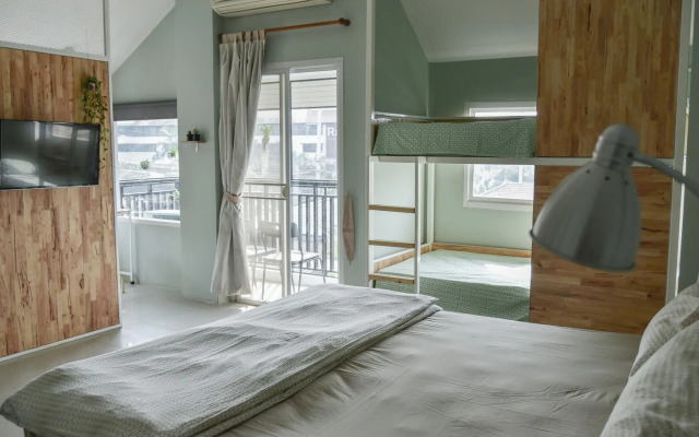 The Leaf Service Apartment