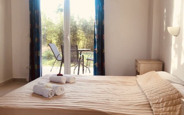 Room-banos Apartments and Swimming Pool