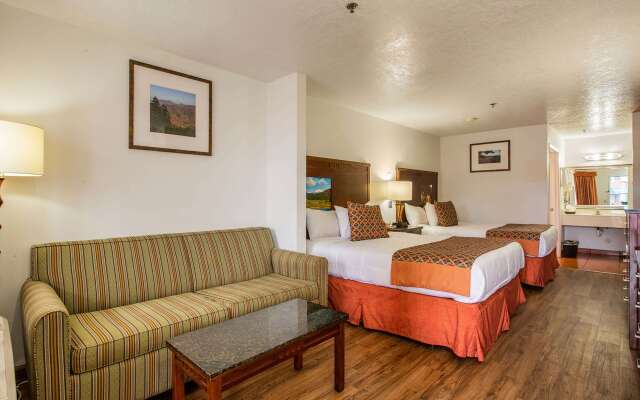 Sandia Peak Inn Old Town ABQ, a Howard Johnson by Wyndham