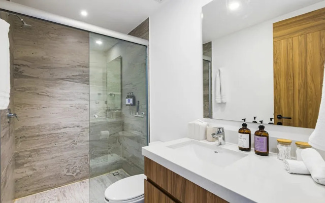 3BR with Private Pool on the Ocean