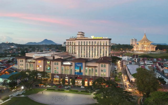 The Waterfront Hotel