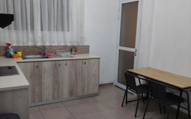 White house 3 bedroom City Center