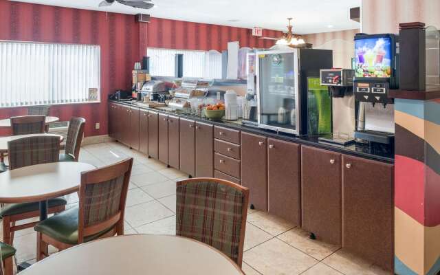Quality Inn & Suites Mankato East