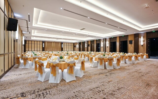 Emerald Ho Tram Resort