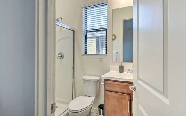 Modern Glendale Getaway ~ 3 Mi To Stadium!