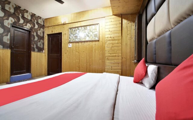 OYO 18872 Hotel Azad