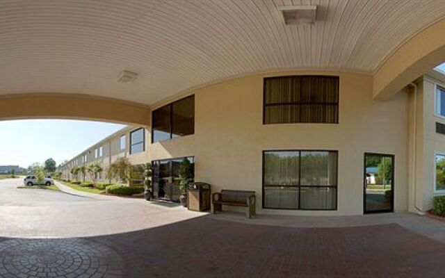 Clarion Pointe Vidalia - Lyons West