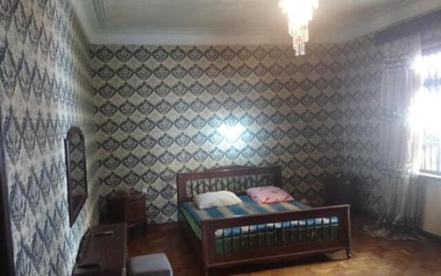 12 Angisa Street Апартаменты