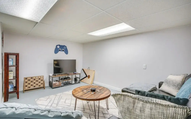 Steps to Lake Michigan: Manitowoc Home w/ Fire Pit