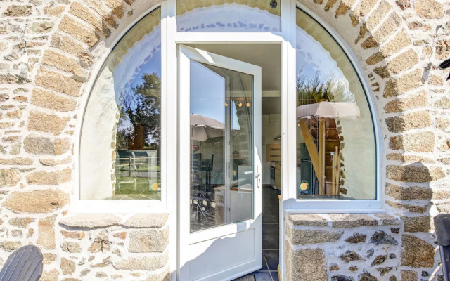 Welcoming Holiday Home in Brainville With Fenced Garden