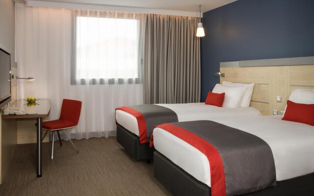 Holiday Inn Express Toulouse Airport by IHG
