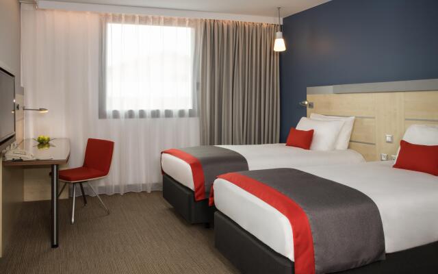 Holiday Inn Express Toulouse Airport, an IHG Hotel