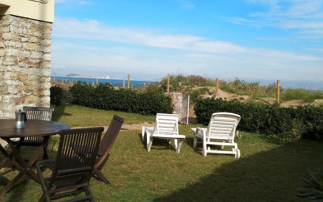 Sea front apartment in Platja Pals with terrace and parking