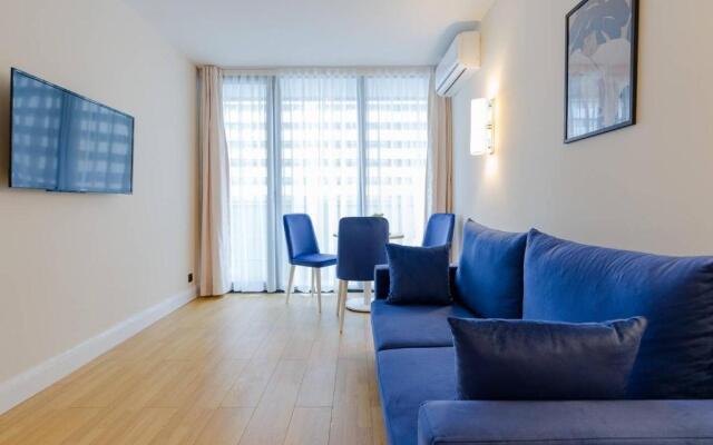 1BR Apt with Sea View and balcony