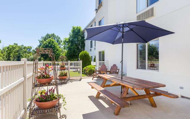 Sleep Inn & Suites Bay View Acme - Travers City